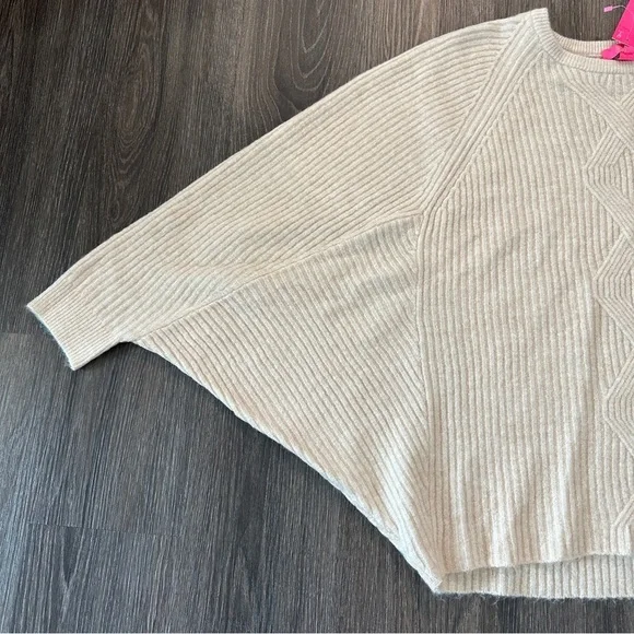 NWT Lilly Pulitzer Relaxed Fit Arienza Sweater Batwing Sleeves Cream Color Sz M - Picture 13 of 16